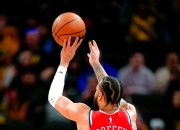 爱游戏APP-快船势不可挡，小卡称霸明星