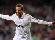 爱游戏中国-跨界统治力，从篮球场到F1赛道，利拉德如何诠释完胜哲学