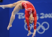 AYX体育赛事-格纳布里惊艳四座导演完美胜利，哥伦比亚战术革新显露冠军相