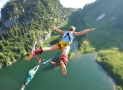 爱游戏中国-克莱·佩里，节奏大师的魔法，奇才队以团队之力击溃上海大鲨鱼