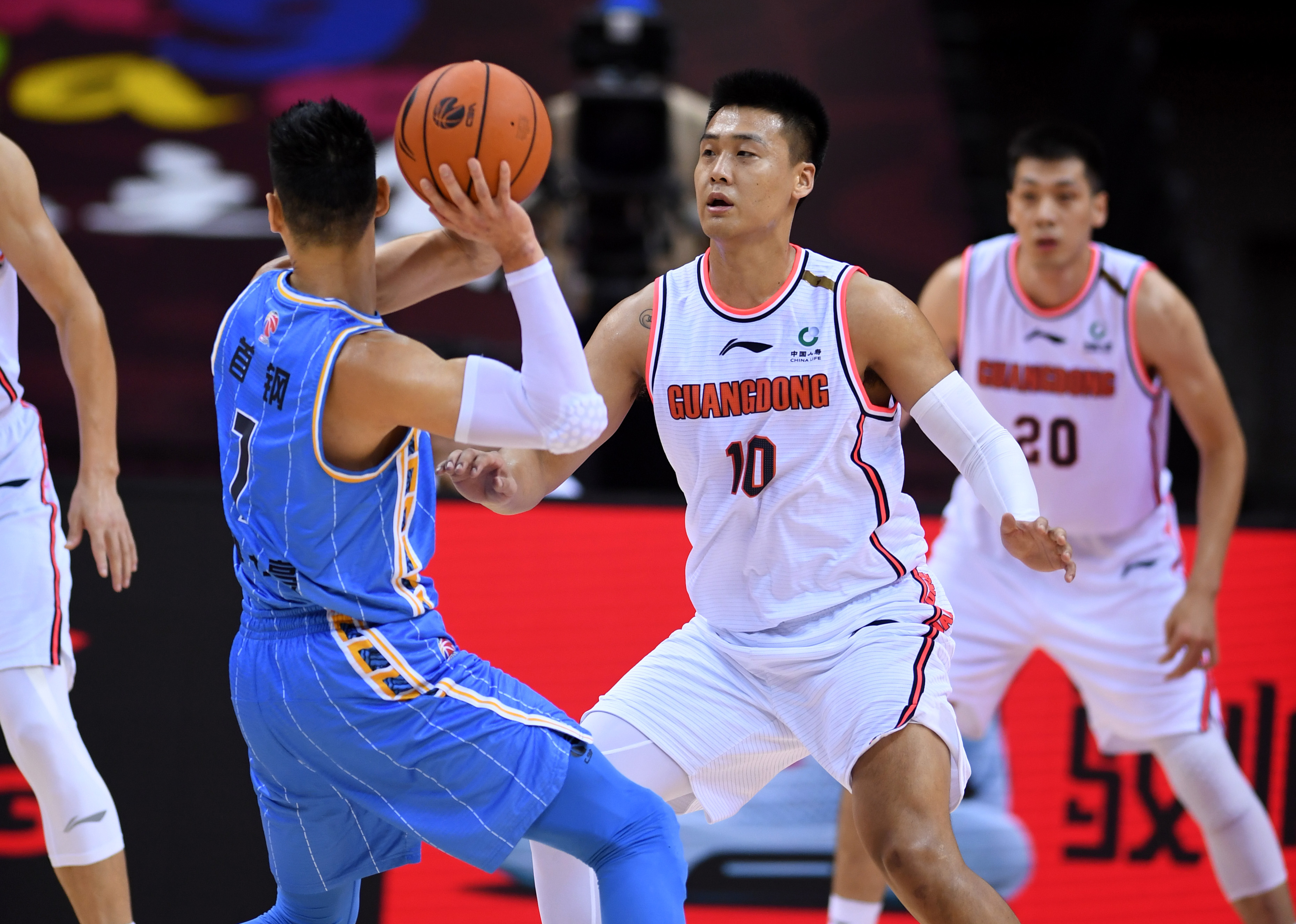 浙江队完胜天津队，塔图姆统治全场