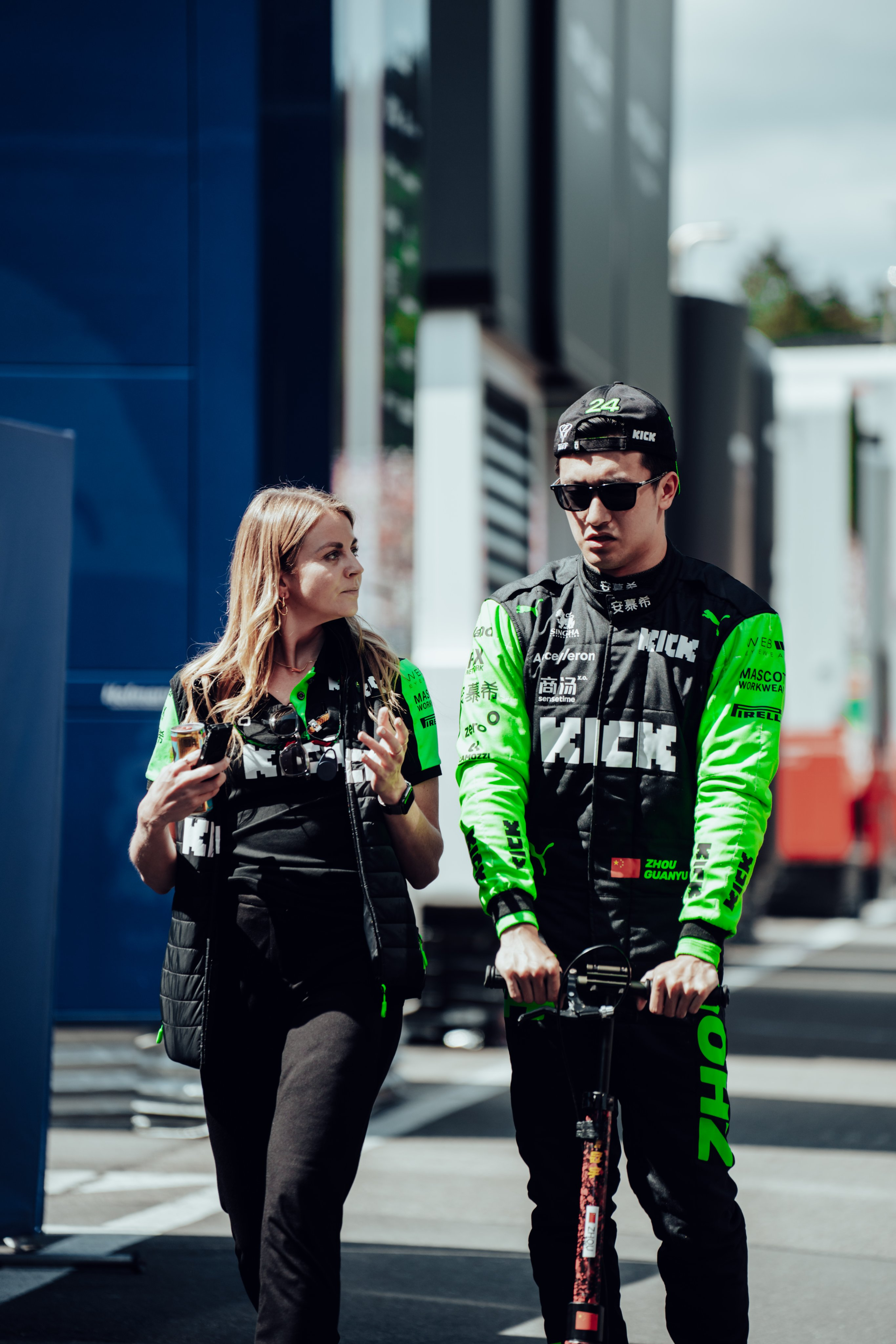 梅赛德斯轻取哈斯车队,周冠宇统治全场 梅赛德斯轻取哈斯车队,周冠宇统治全场