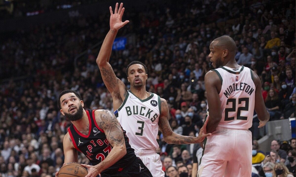 猛龙翻盘尼克斯，范弗利特统治全场