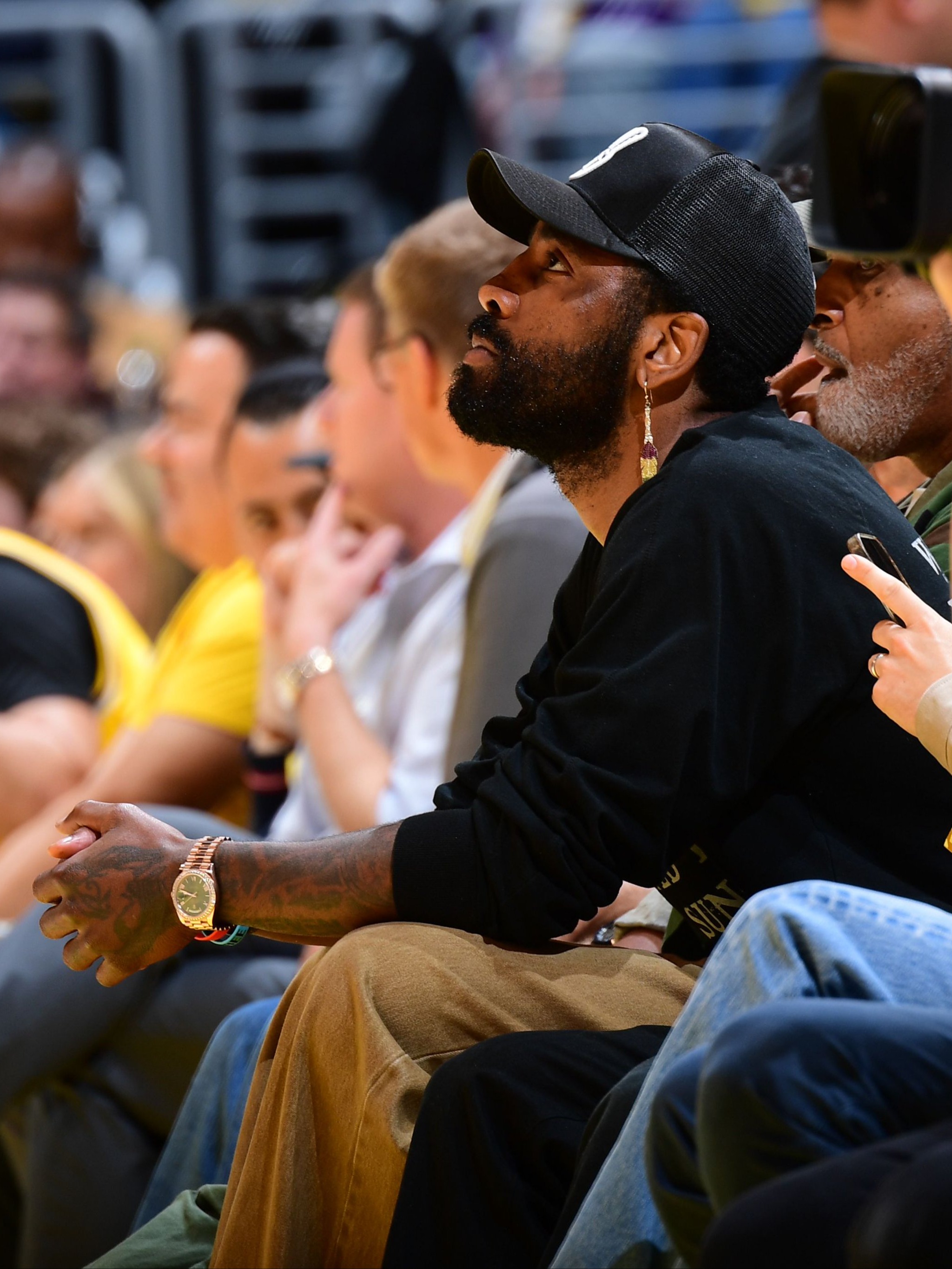 湖人鏖战灰熊，欧文高光表现