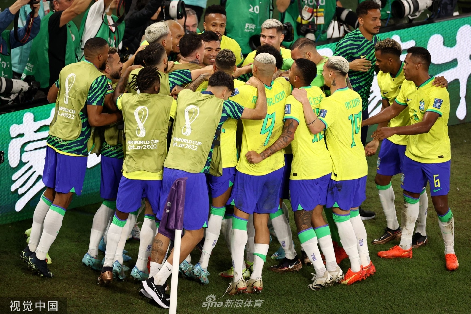 德国逆转瑞士，卡塞米罗统治全场