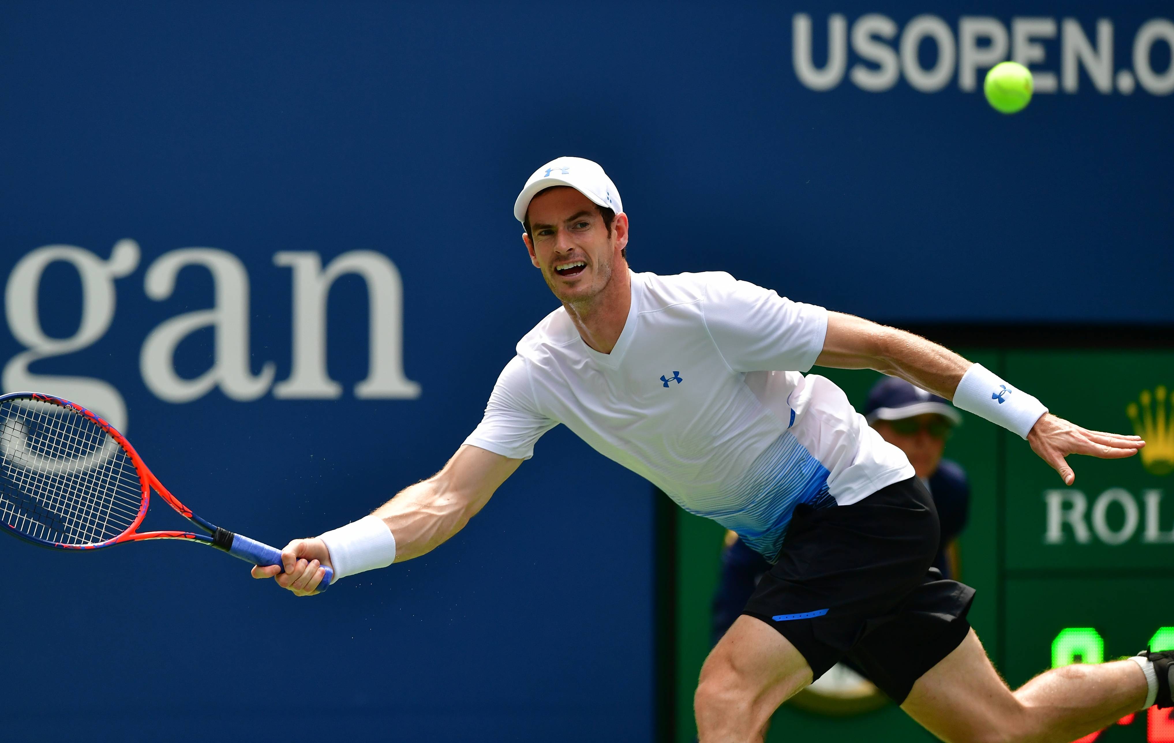 英国网球队力克世界网球队，穆雷完成帽子戏法