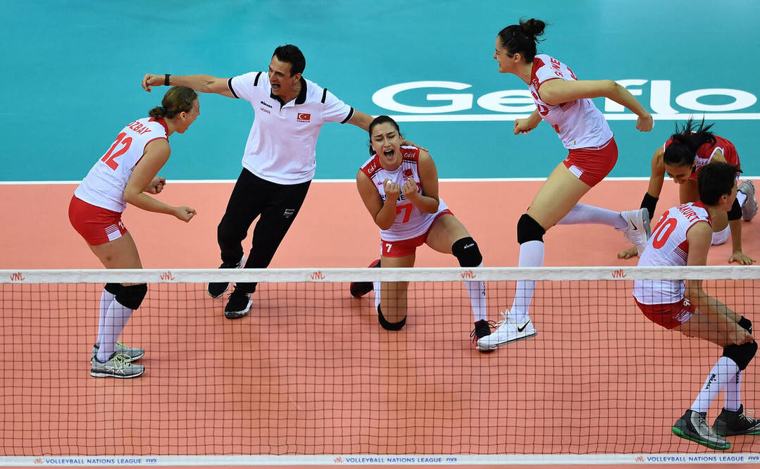 芬兰力压波斯尼亚，豪取关键的三分