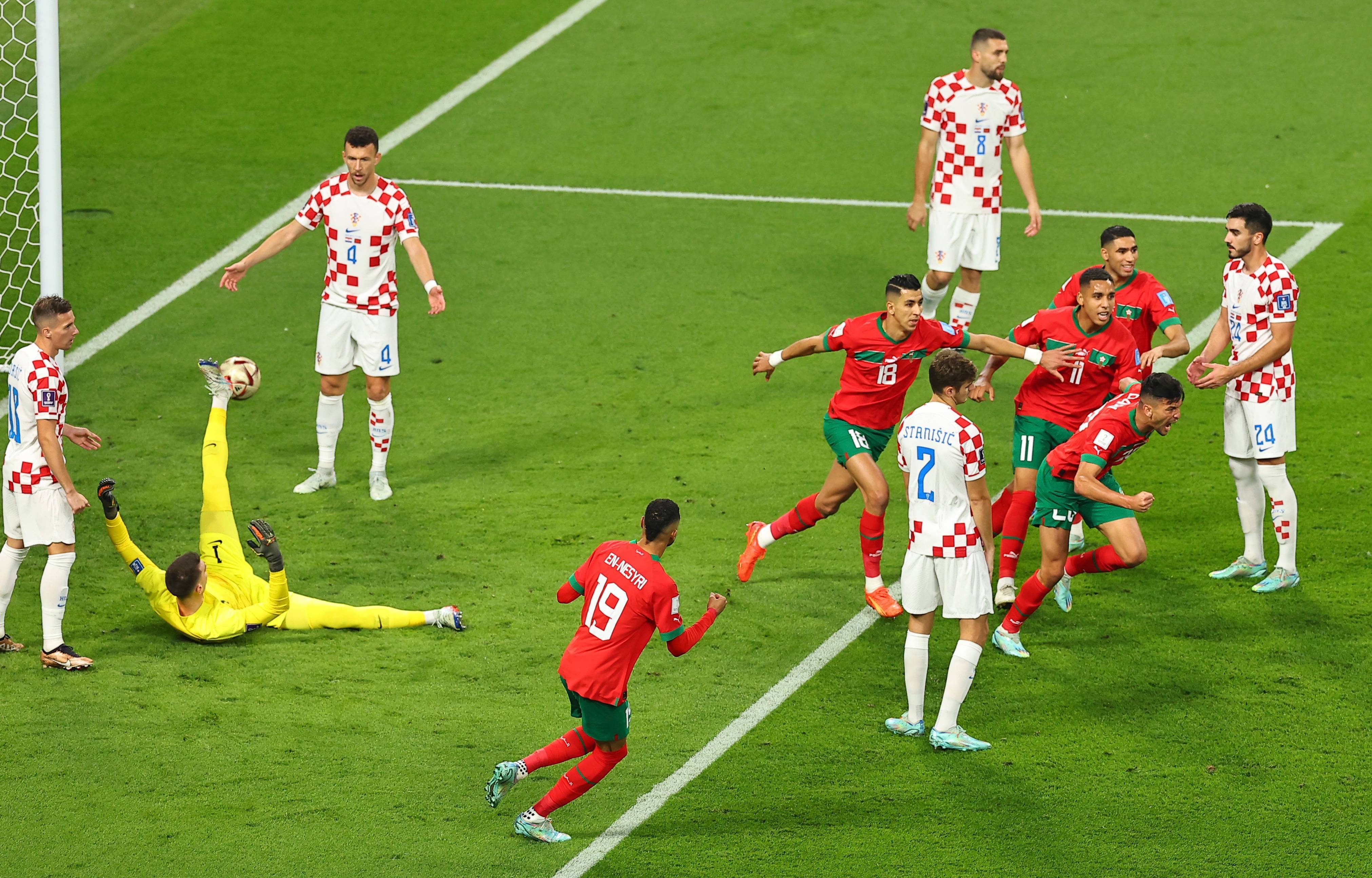 日本横扫智利，莫德里奇送出助攻