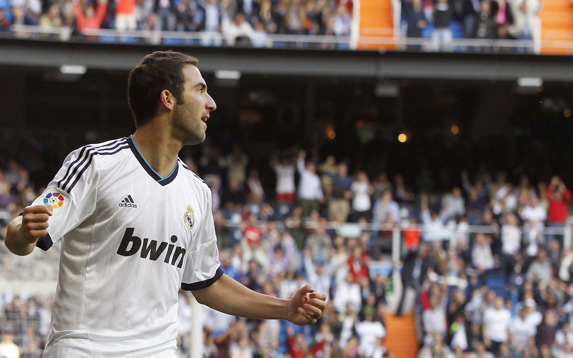 跨界奇才的统治时刻,从CBA赛场到F1街道,班凯罗的双重接管艺术