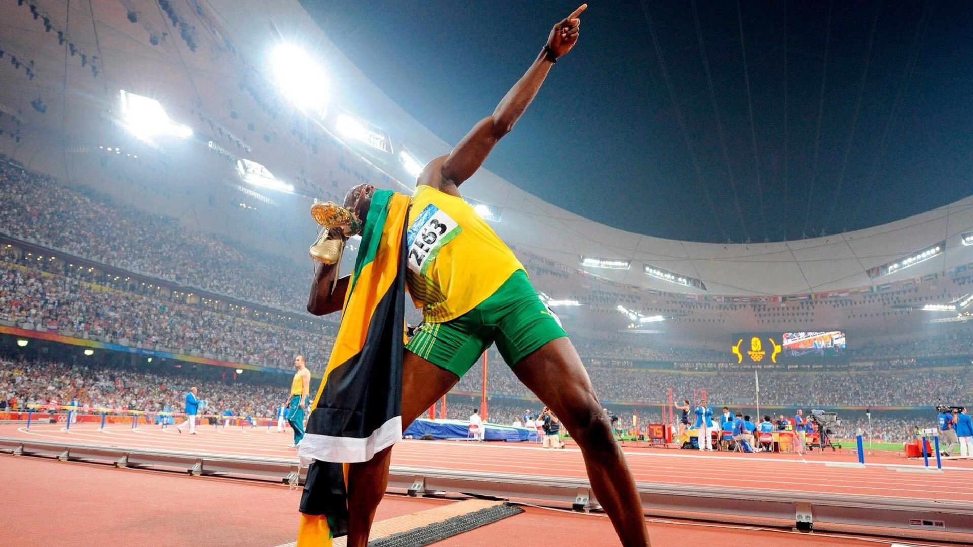 F1年度争冠之夜,迪巴拉表现堪称教科书,跨界竞技中的王者心态