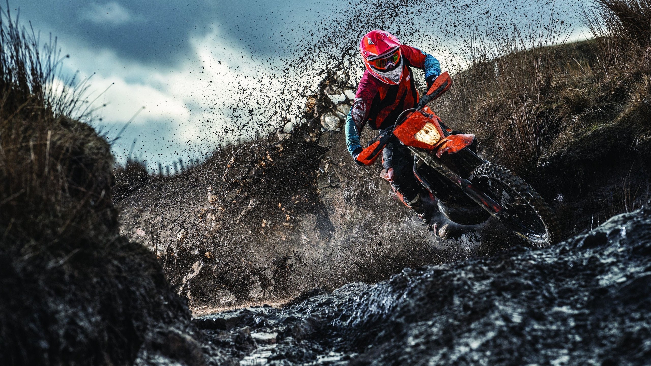 篮球场上的广东德比，恩比德关键制胜，广东队战术碾压广州队