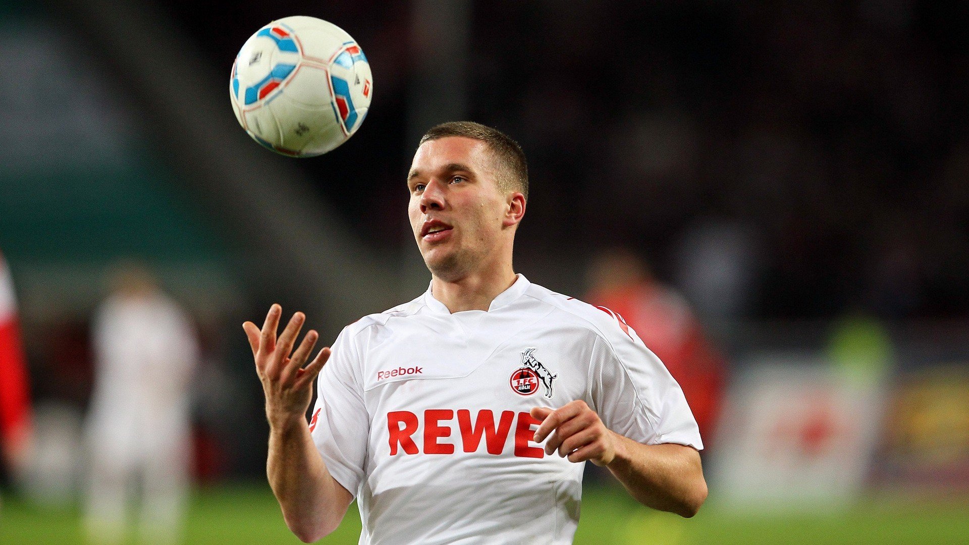 那不勒斯血拼几内亚，当2026世界杯的绿茵战场，被萨拉赫的魔法接管