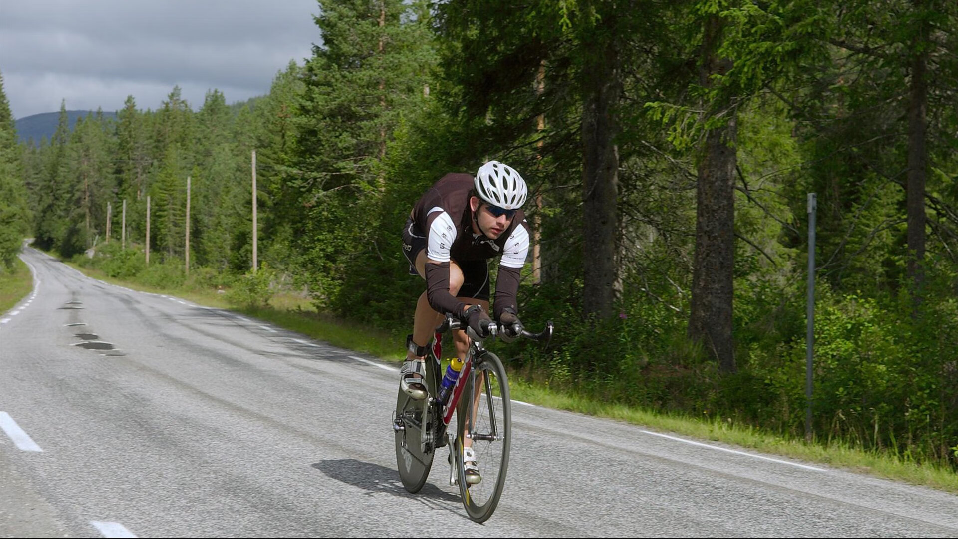 南美狂鲨撕裂欧洲防线，苏亚雷斯进攻端无人可挡，厄瓜多尔对阵葡萄牙的战术解析